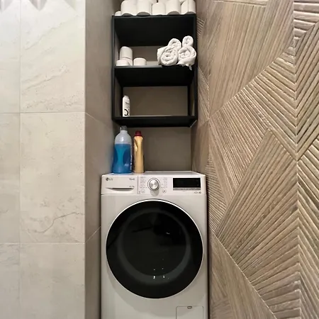 Center Apartment *